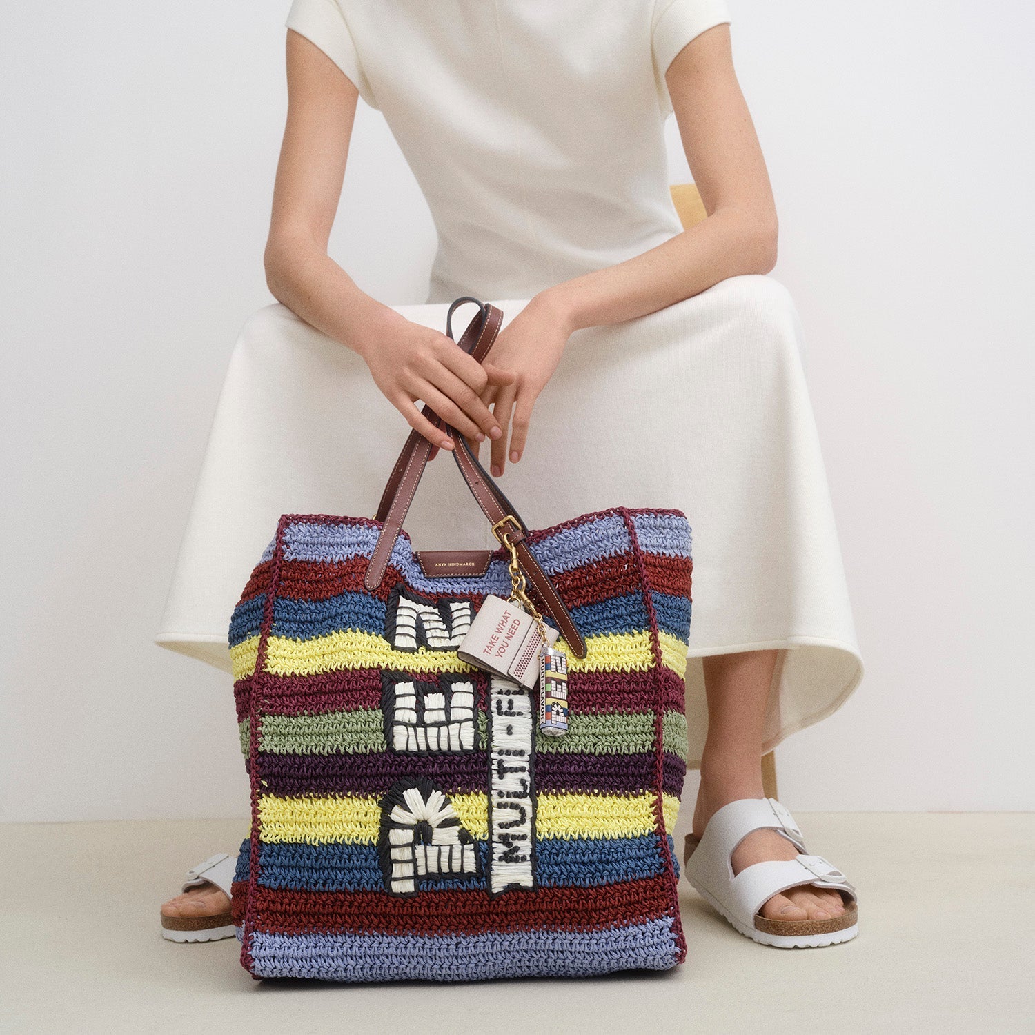 Anya Hindmarch◆PEZ エンブレシブ ハンドバッグ Anya Brands N/S PEZ Tote | Anya Hindmarch US
