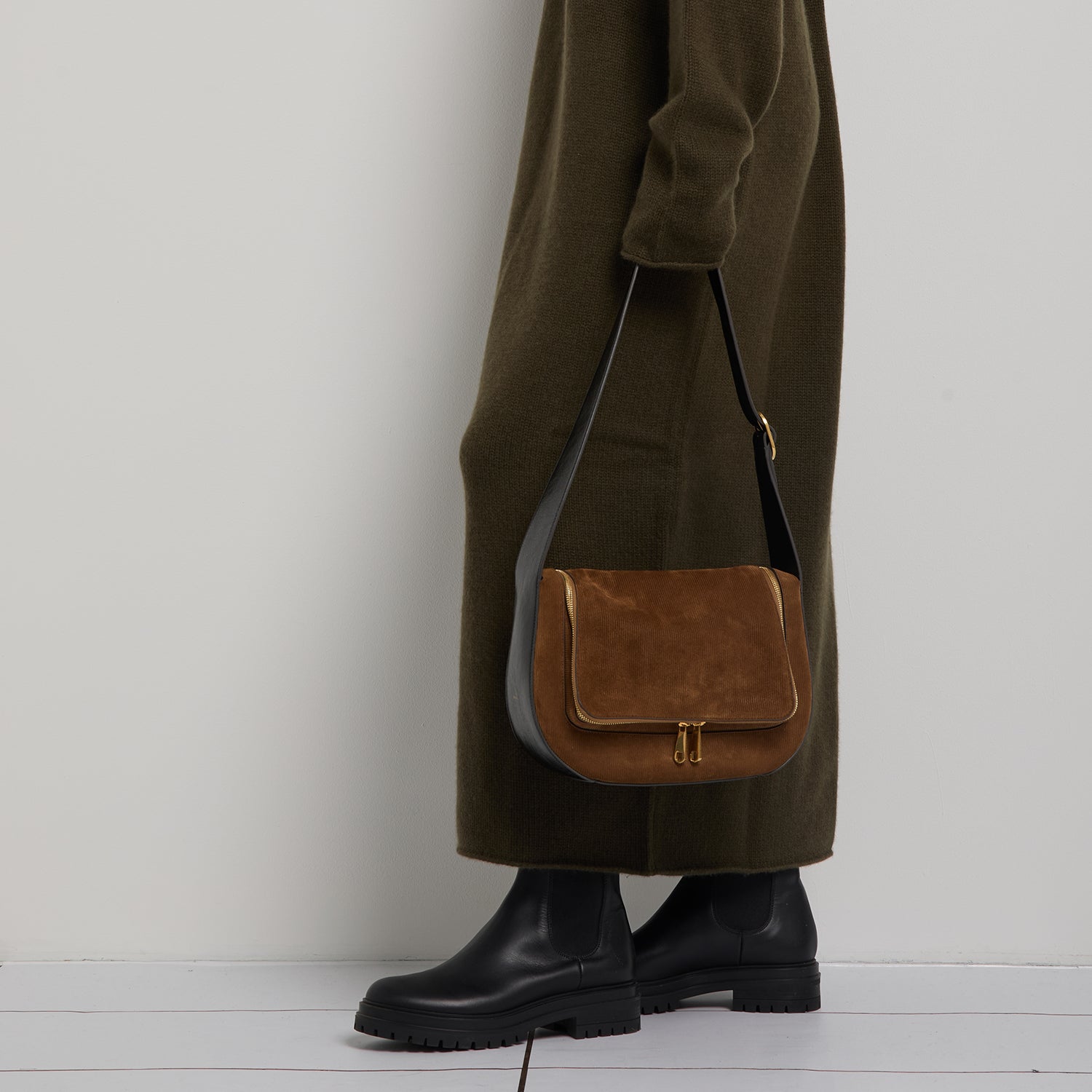 Vere Shoulder Bag in Brown 21x29.5x7cm Anya Hindmarch