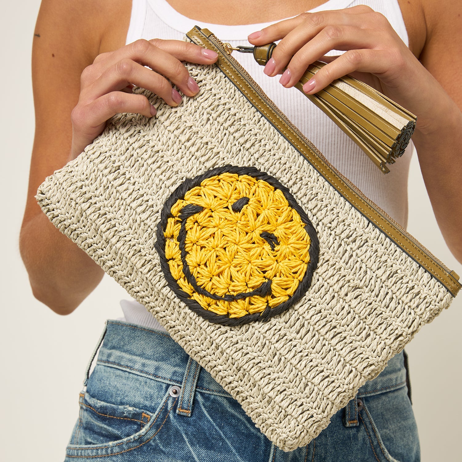 【Anya Hindmarch】Wink ウィンク イヤフォン トラベル ポーチ Anya Hindmarch◇ウィンクイヤホントラベルポーチ (Anya