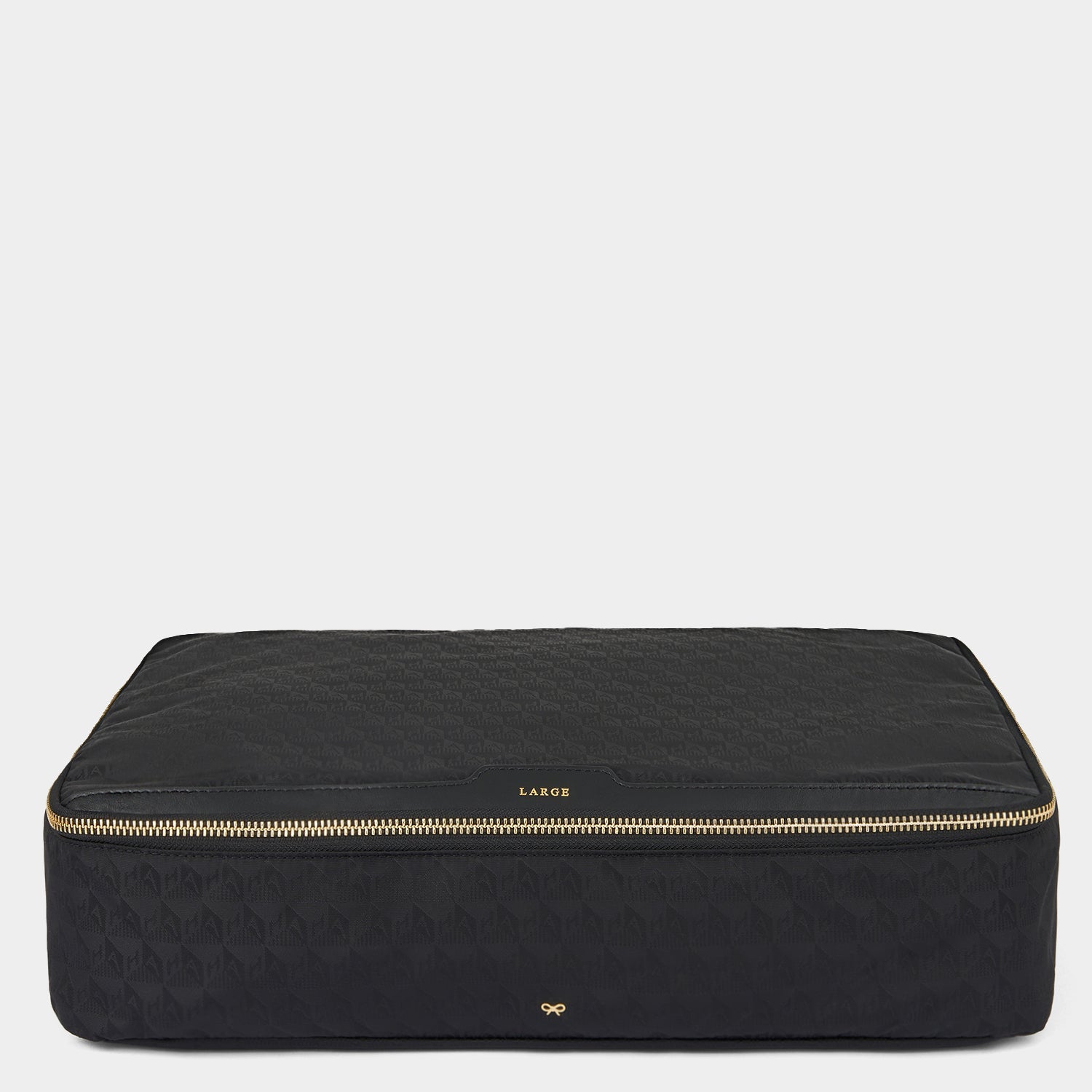 関税なし☆ANYA HINDMARCH /Logo Large Packing Cube in Black Logo Large Packing Cube | Anya Hindmarch US