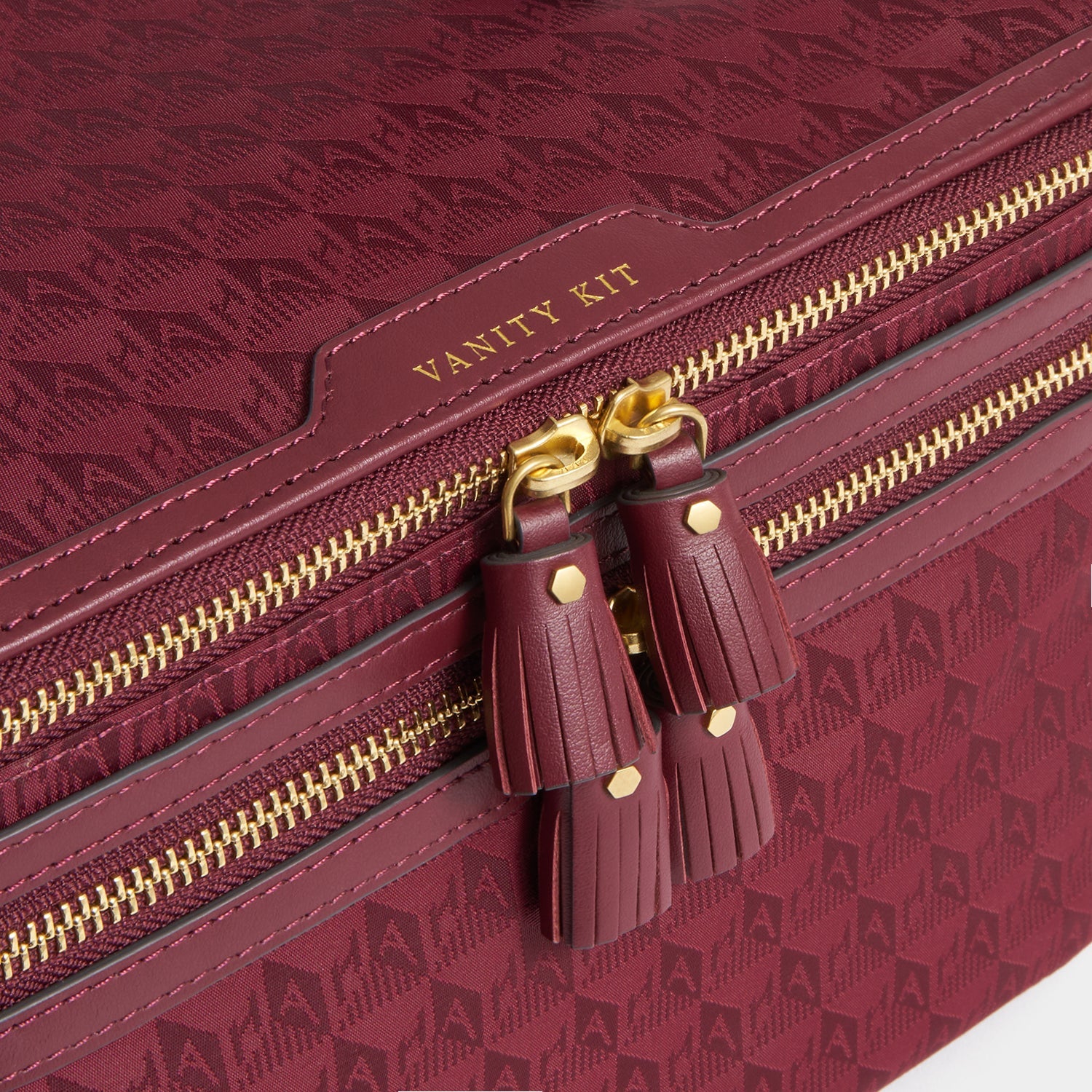 Logo Vanity Kit | Anya Hindmarch US