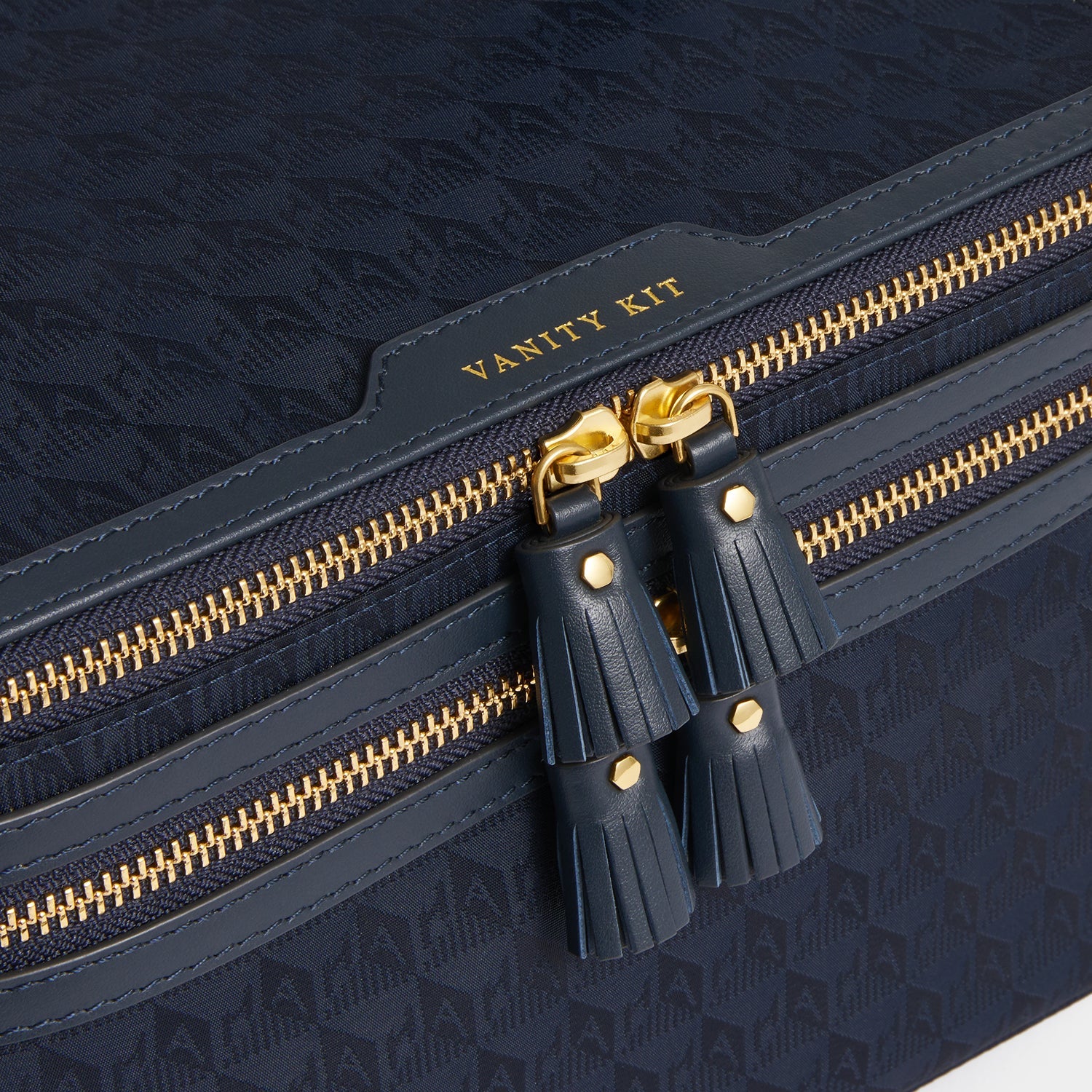 Logo Vanity Kit | Anya Hindmarch US