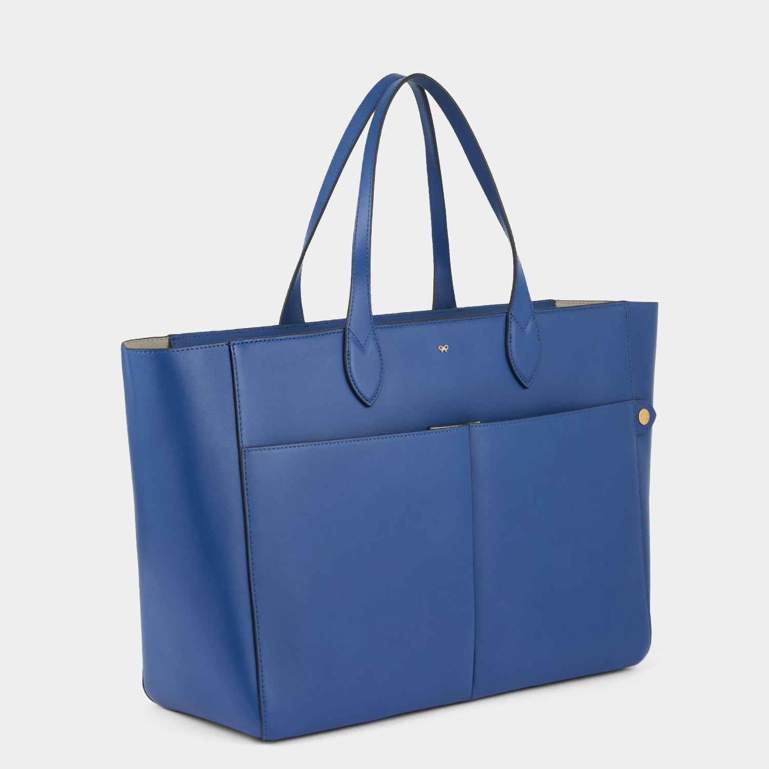 E W Nevis Tote