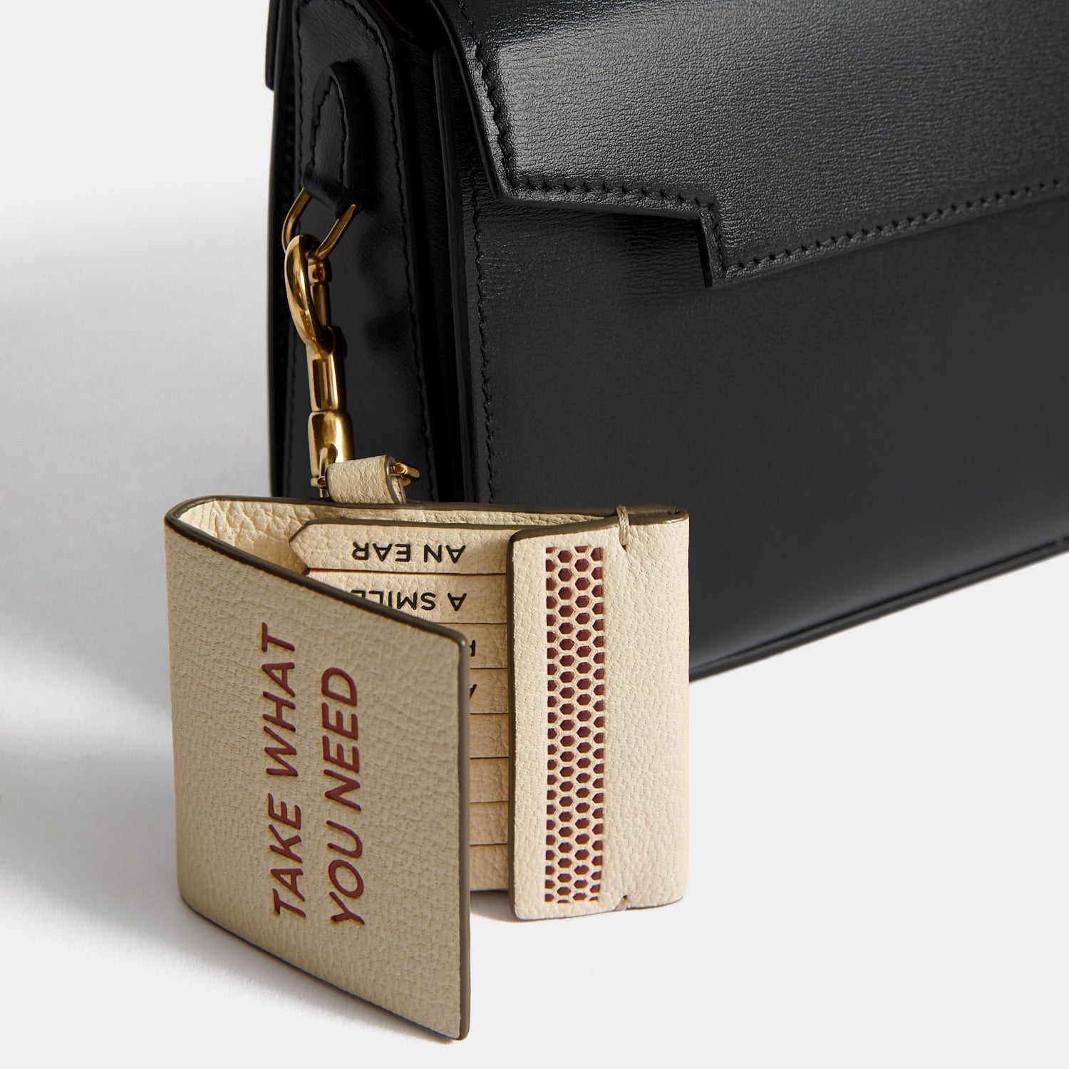 新品 ANYA HINDMARCH Match Book Heart キーケース Match Book Charm | Anya Hindmarch US