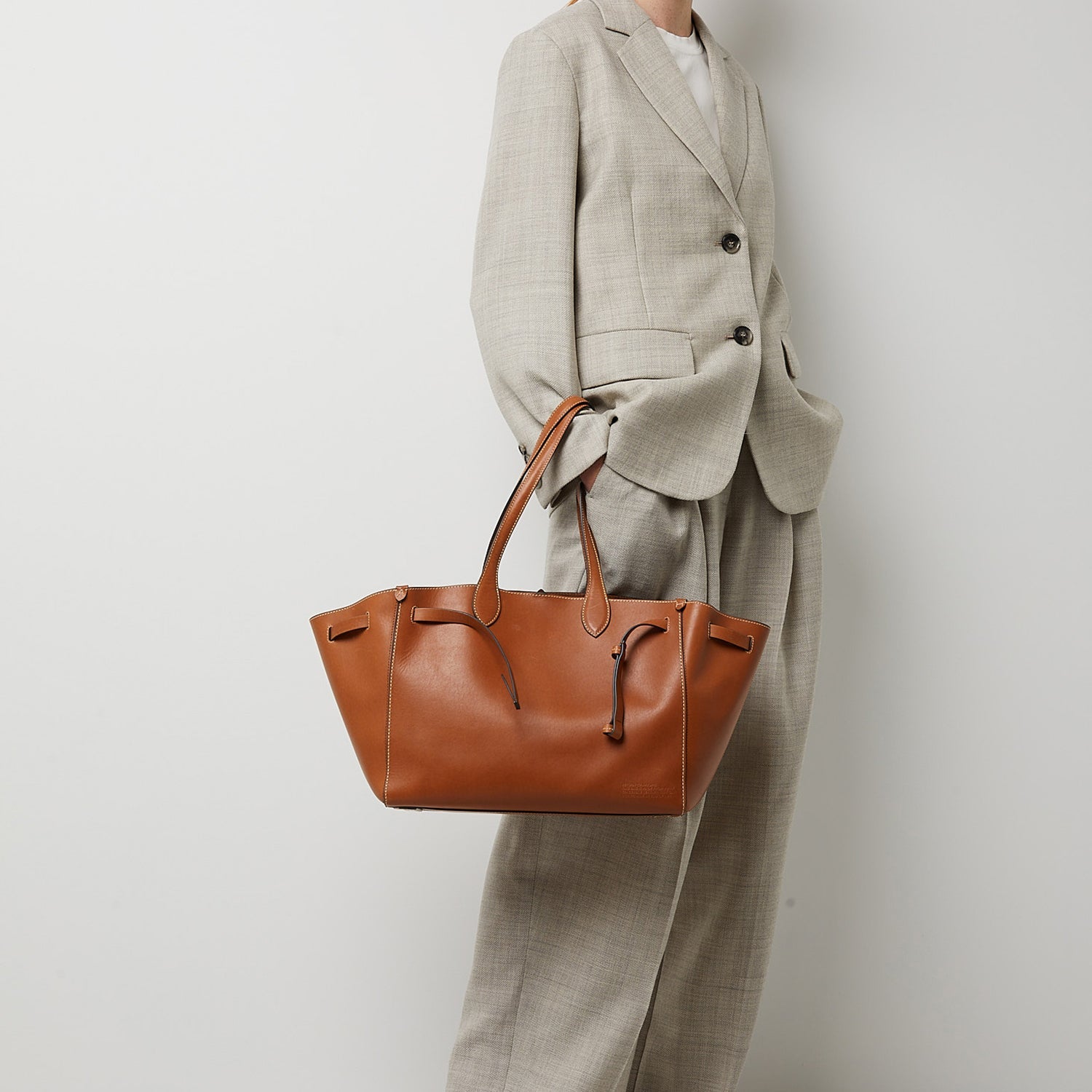 Return to Nature Tote -

                  
                    Compostable Leather in Tan -
                  

                  Anya Hindmarch US
