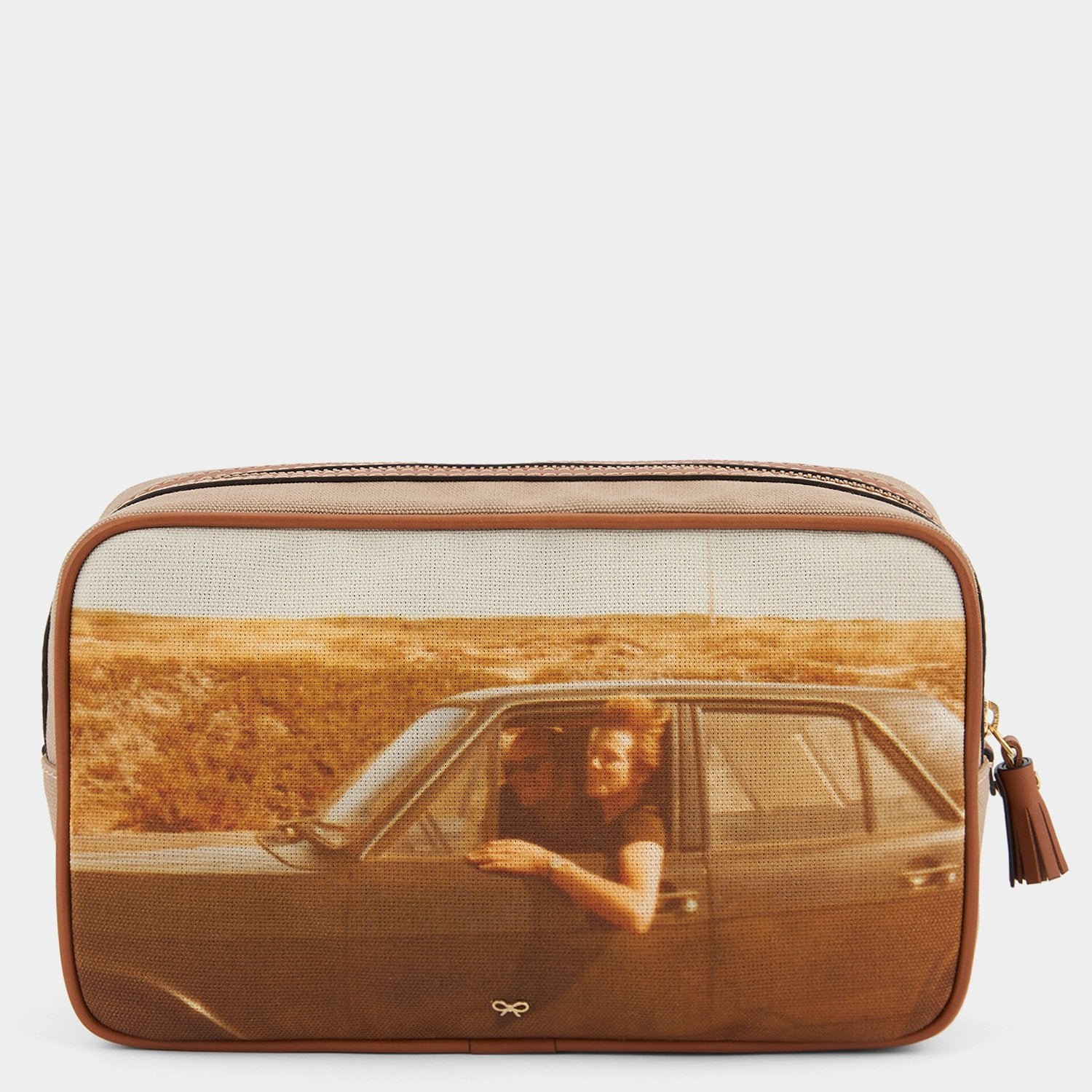Be A Bag Large Wash bag -

                  
                    Recyled Canvas in Tan -
                  

                  Anya Hindmarch US
