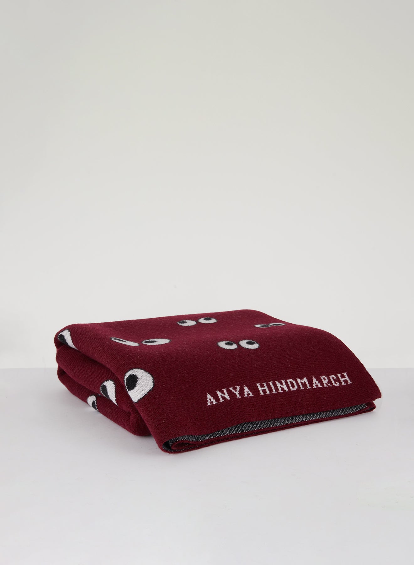 All Over Eyes Blanket -

                  
                    Lambswool in Medium Red -
                  

                  Anya Hindmarch US
