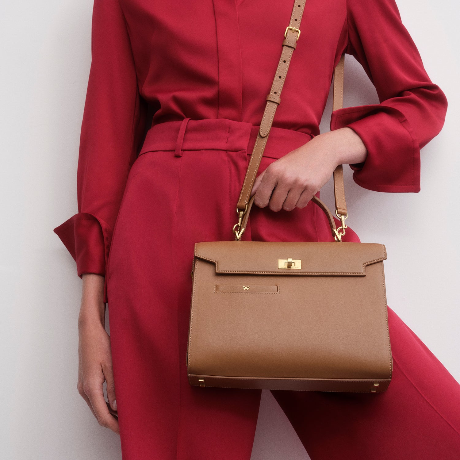 Mortimer Top Handle -

          
            Calf Leather in Pecan -
          

          Anya Hindmarch US
