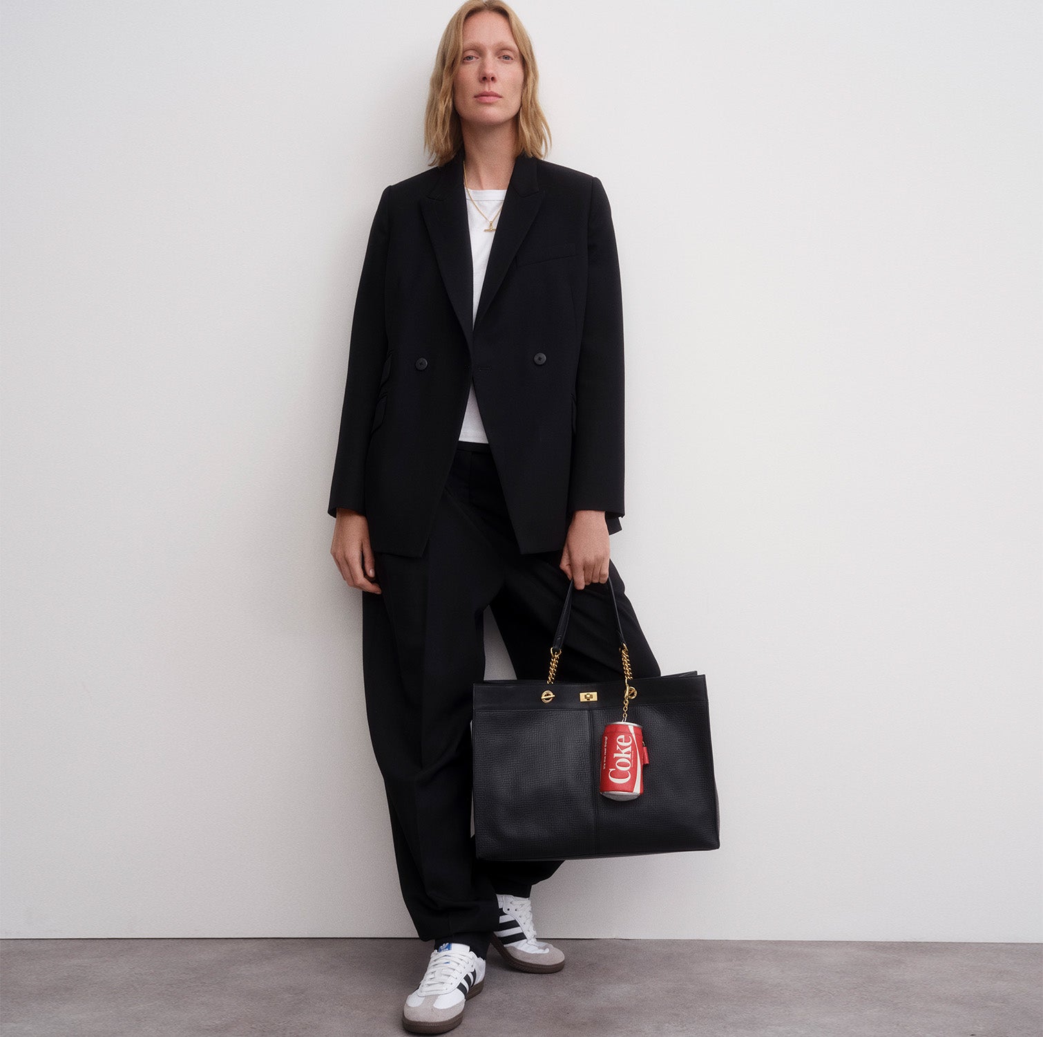 ANYA HINDMARCH UniversalBag レギュラーサイズ ANYA HINDMARCH UniversalBag レギュラーサイズ The Universal