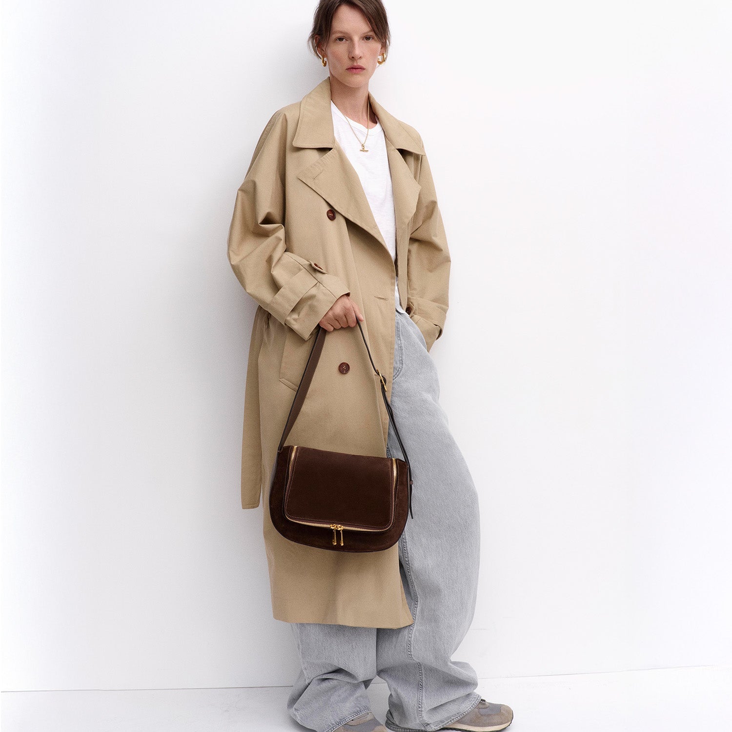 Vere Shoulder Bag -

          
            Suede/Calf Leather in Truffle -
          

          Anya Hindmarch US
