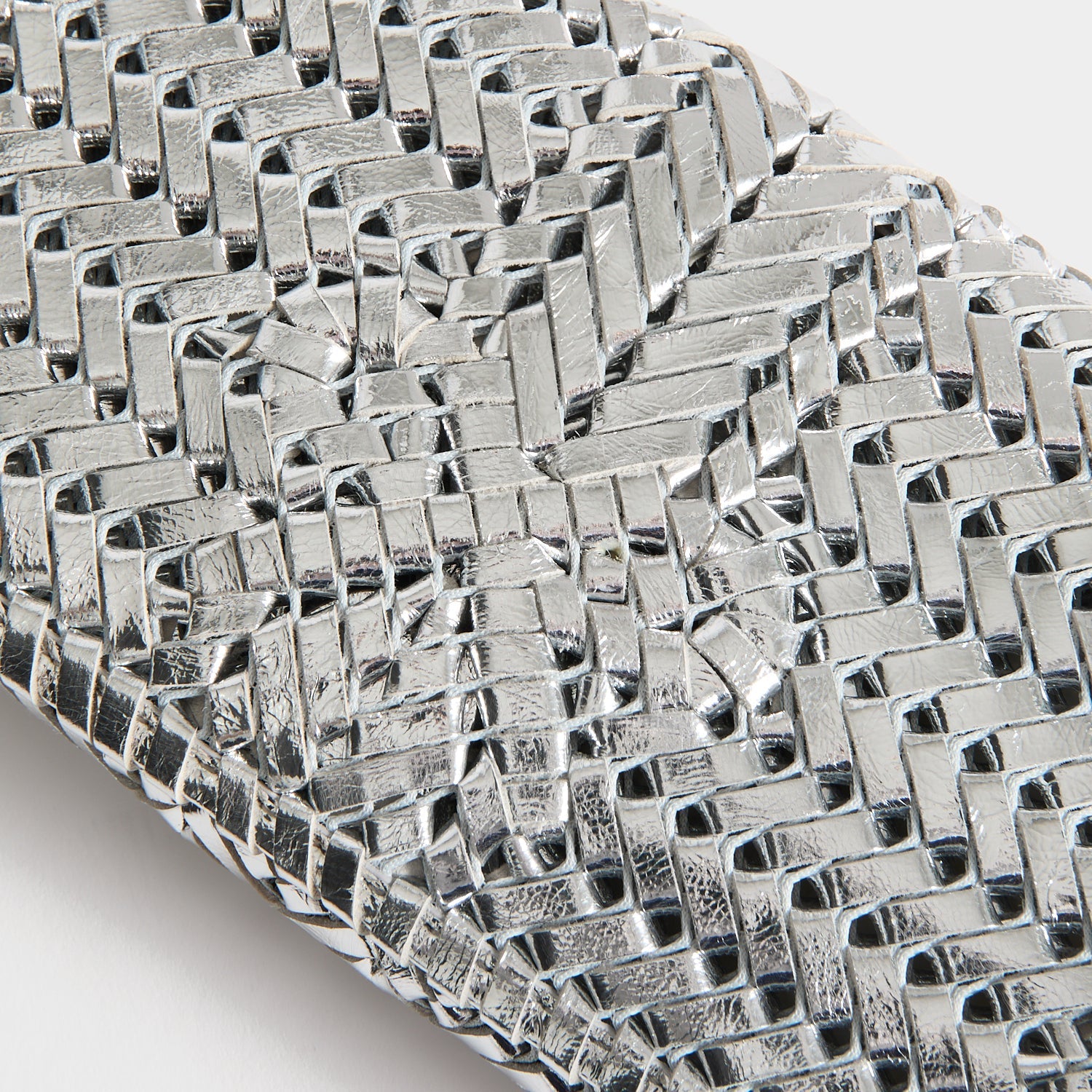 美品 Anya Hindmarch タッセルゴースト バーガンディ シアリング 美品 Anya Hindmarch タッセルゴースト バーガンディ シアリング