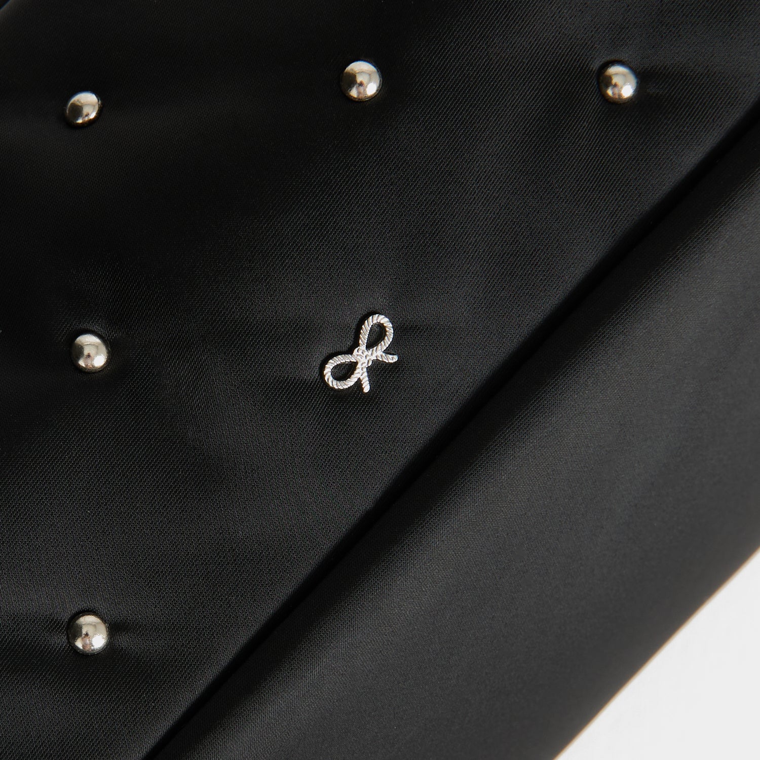 Studs Large Make-Up Pouch -

          
            Recycled Satin/Calf Leather in Black -
          

          Anya Hindmarch US
