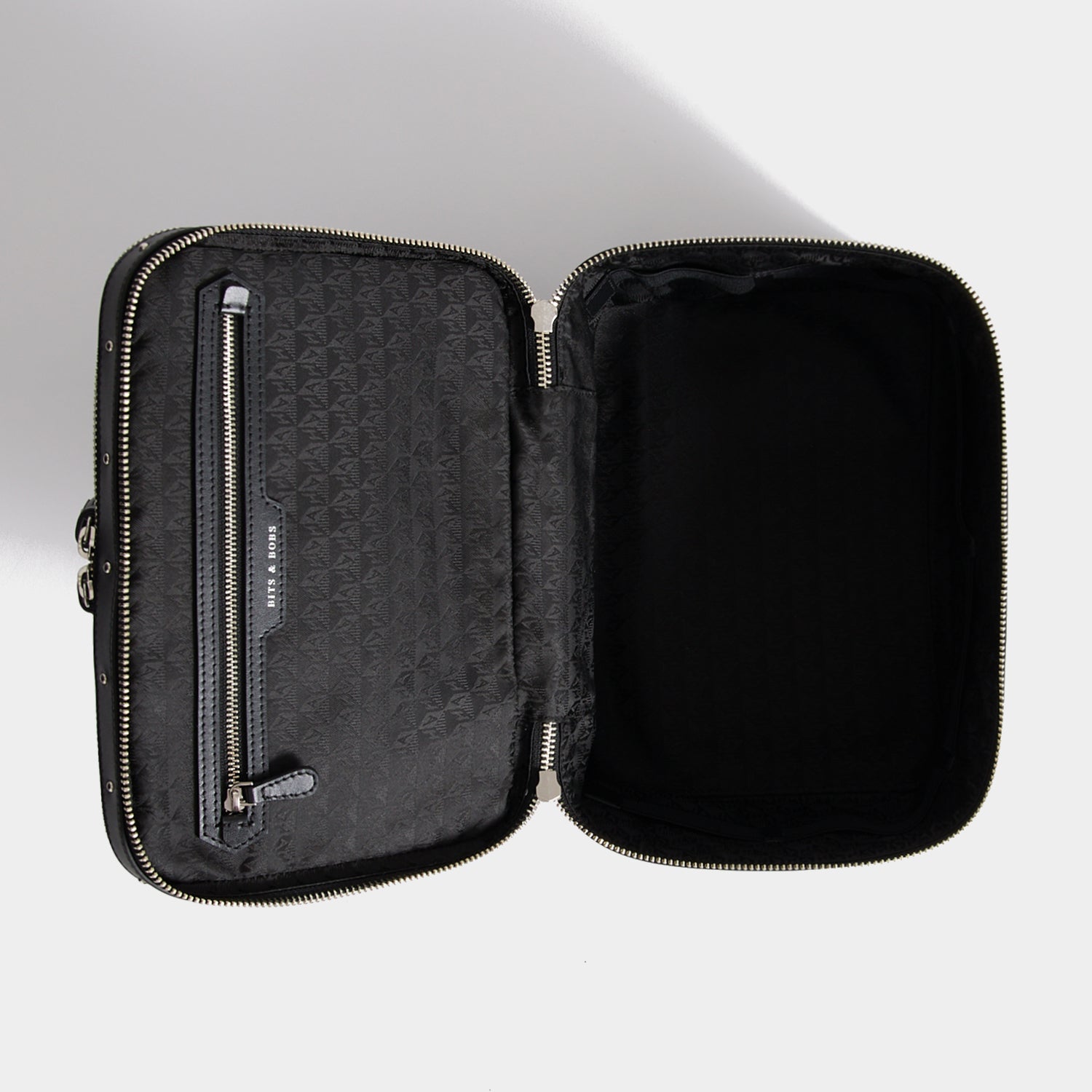 Studs Vanity Kit -

          
            Recycled Satin/Calf Leather in Black -
          

          Anya Hindmarch US
