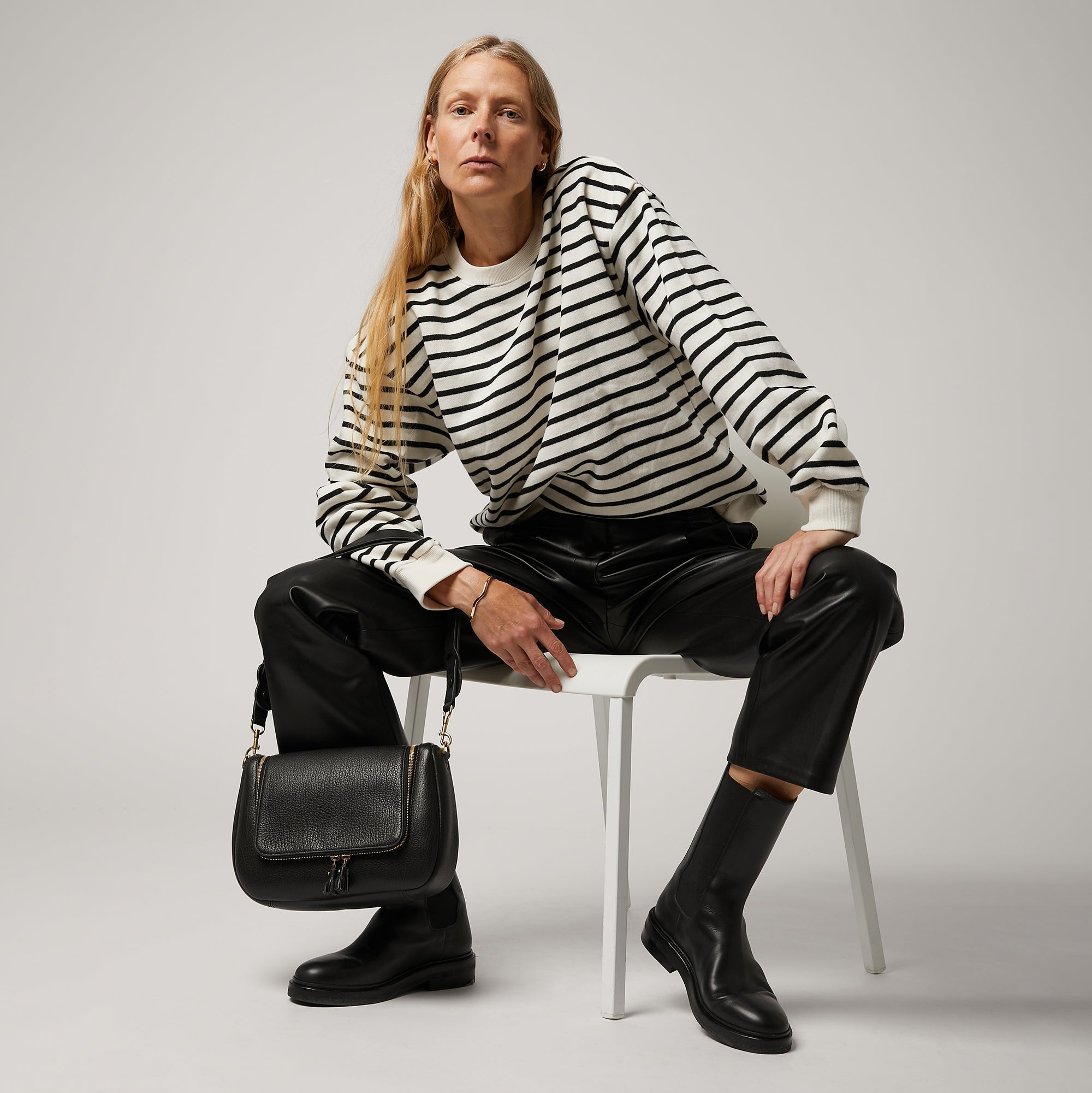Vere Soft Satchel -

                  
                    Grain Leather in Black -
                  

                  Anya Hindmarch US
