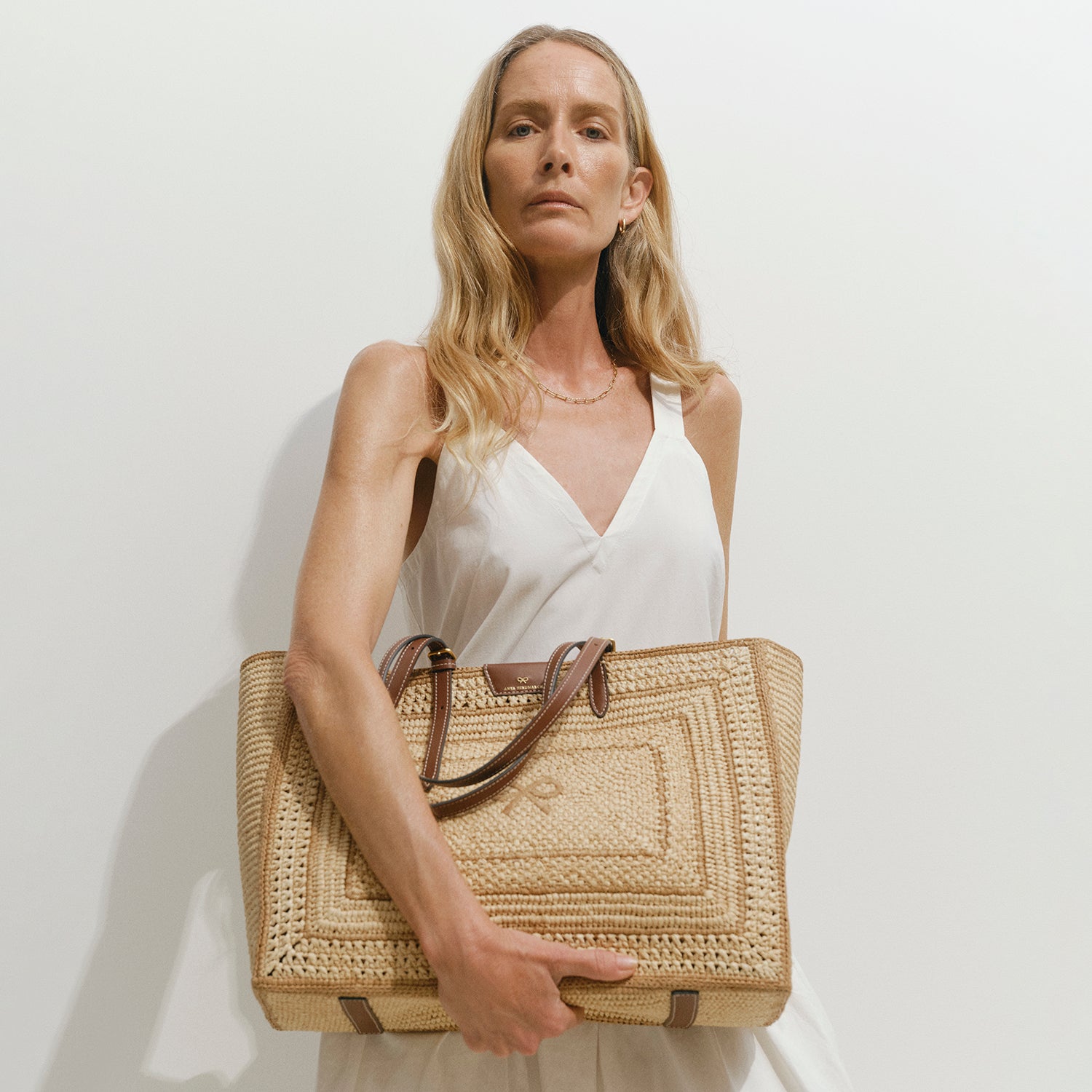 Raffia Bow Tote -

          
            Natural Raffia in Natural -
          

          Anya Hindmarch US
