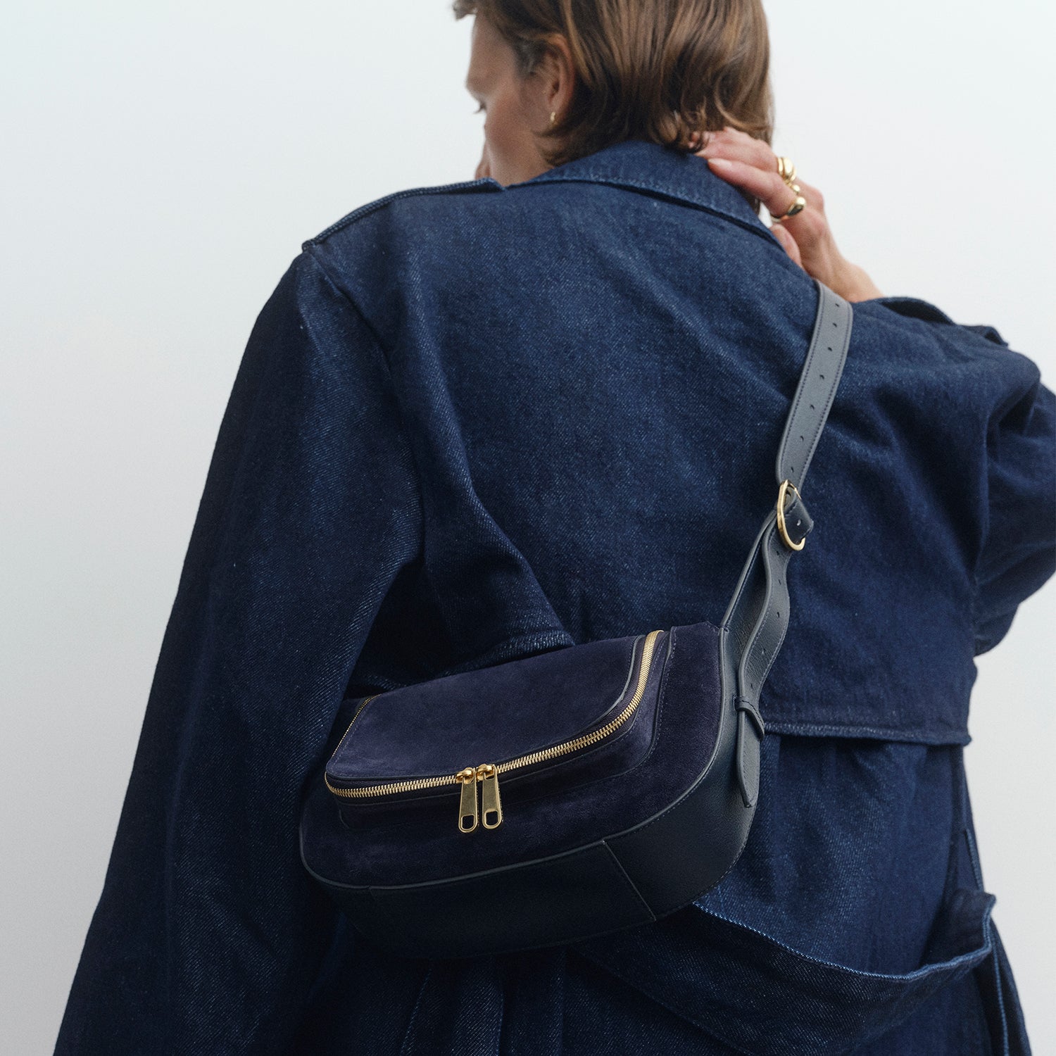 Vere Small Cross-body -

          
            Suede/Calf Leather in Marine -
          

          Anya Hindmarch US
