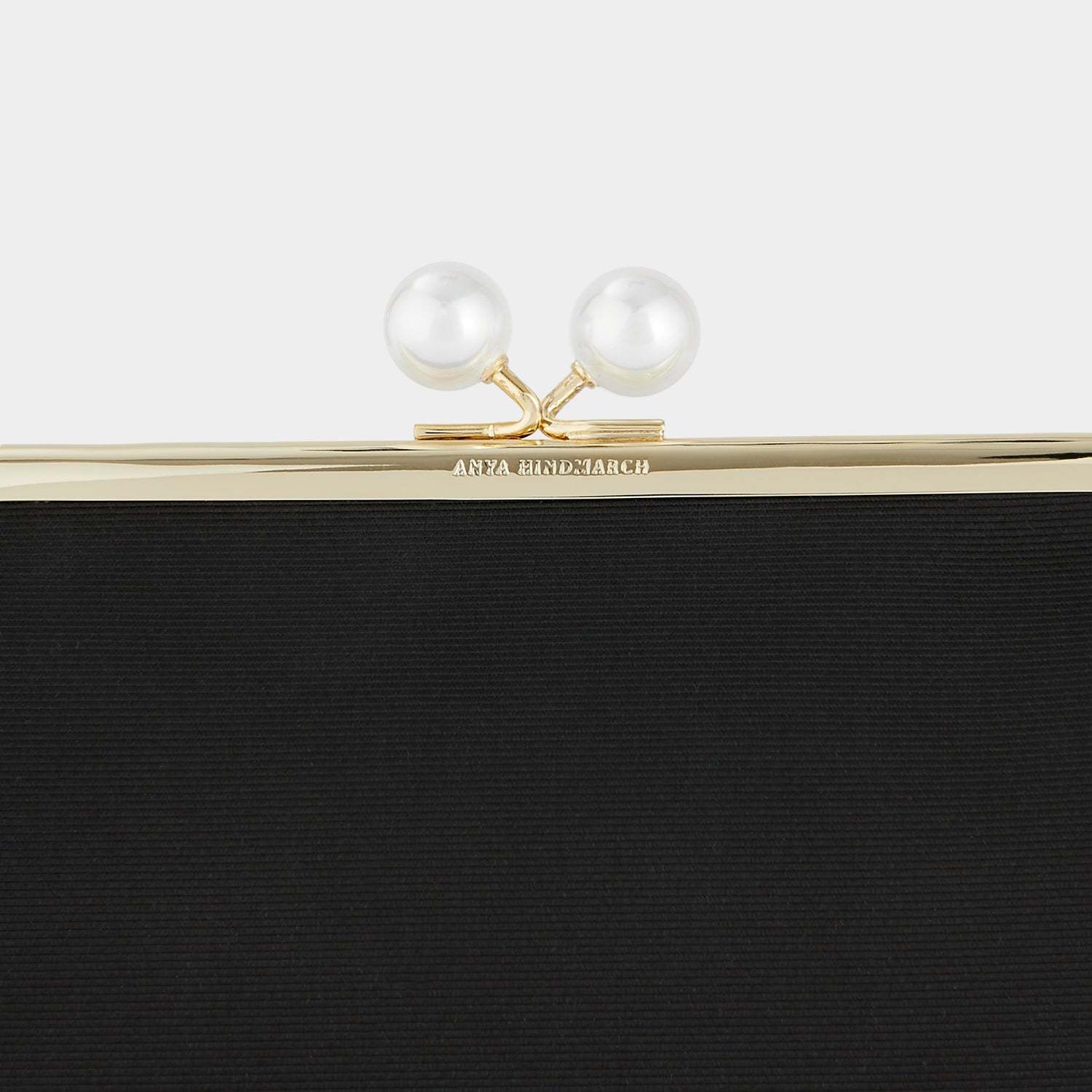 Anya Hindmarch クラッチ Mortimer：モティマー・クラッチ | Anya Hindmarch JP
