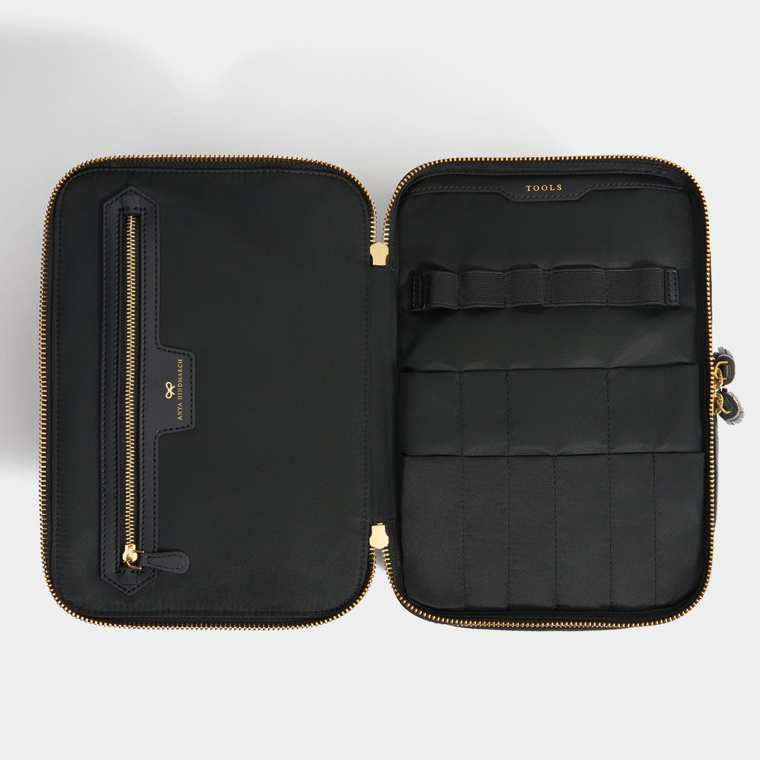 Logo Vanity Kit -

          
            Jacquard Nylon in Black -
          

          Anya Hindmarch US
