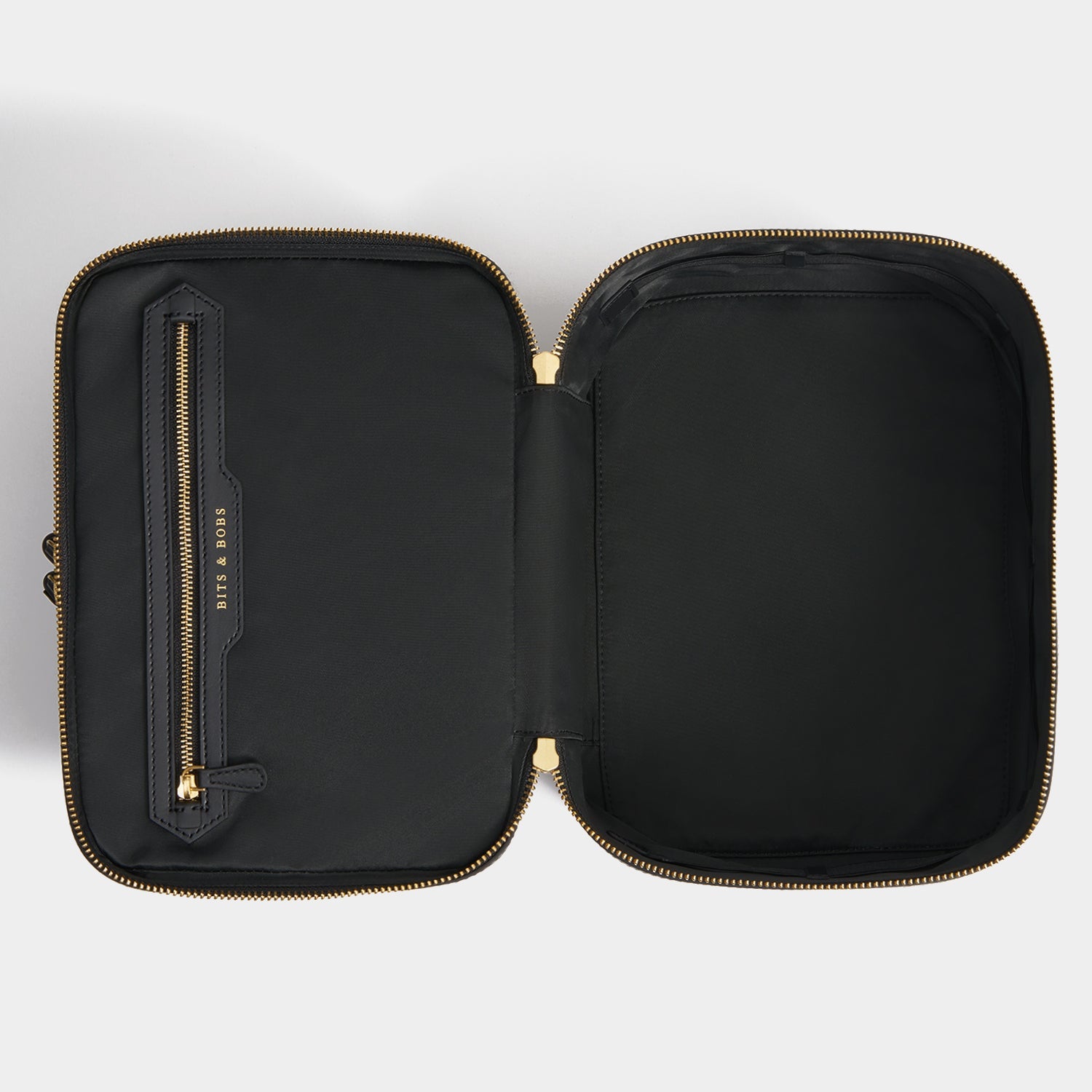Logo Vanity Kit -

          
            Jacquard Nylon in Black -
          

          Anya Hindmarch US
