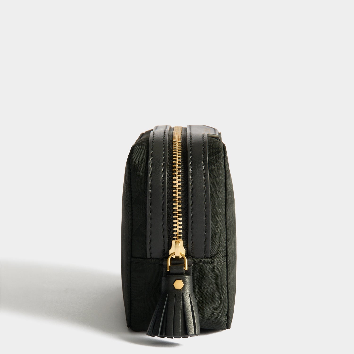 Anya Hindmarch IMPORTANT THINGSポーチ Logo Important Things Pouch | Anya Hindmarch US