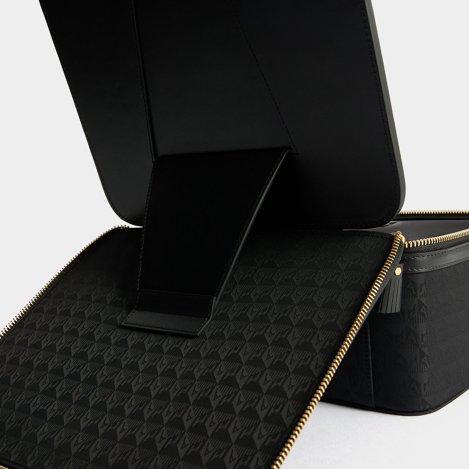 Logo Mirror Vanity Kit | Anya Hindmarch US