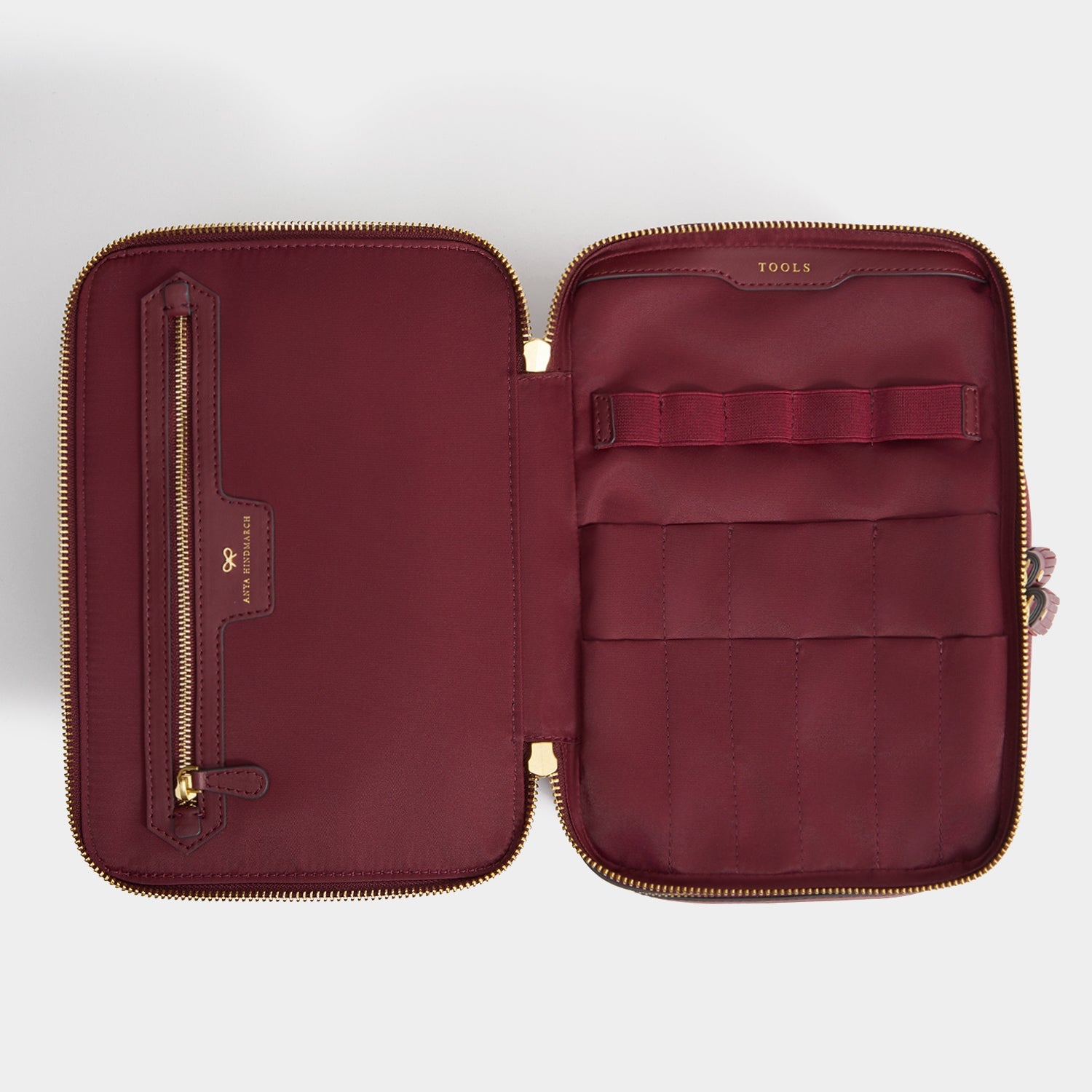 Logo Vanity Kit -

          
            Recycled Nylon in Medium Red -
          

          Anya Hindmarch US
