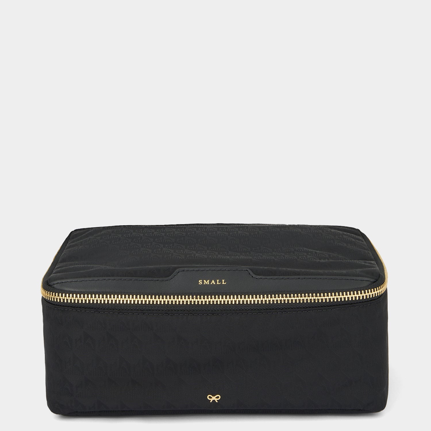 Logo Small Packing Cube -

                  
                    Recycled Nylon in Black -
                  

                  Anya Hindmarch US
