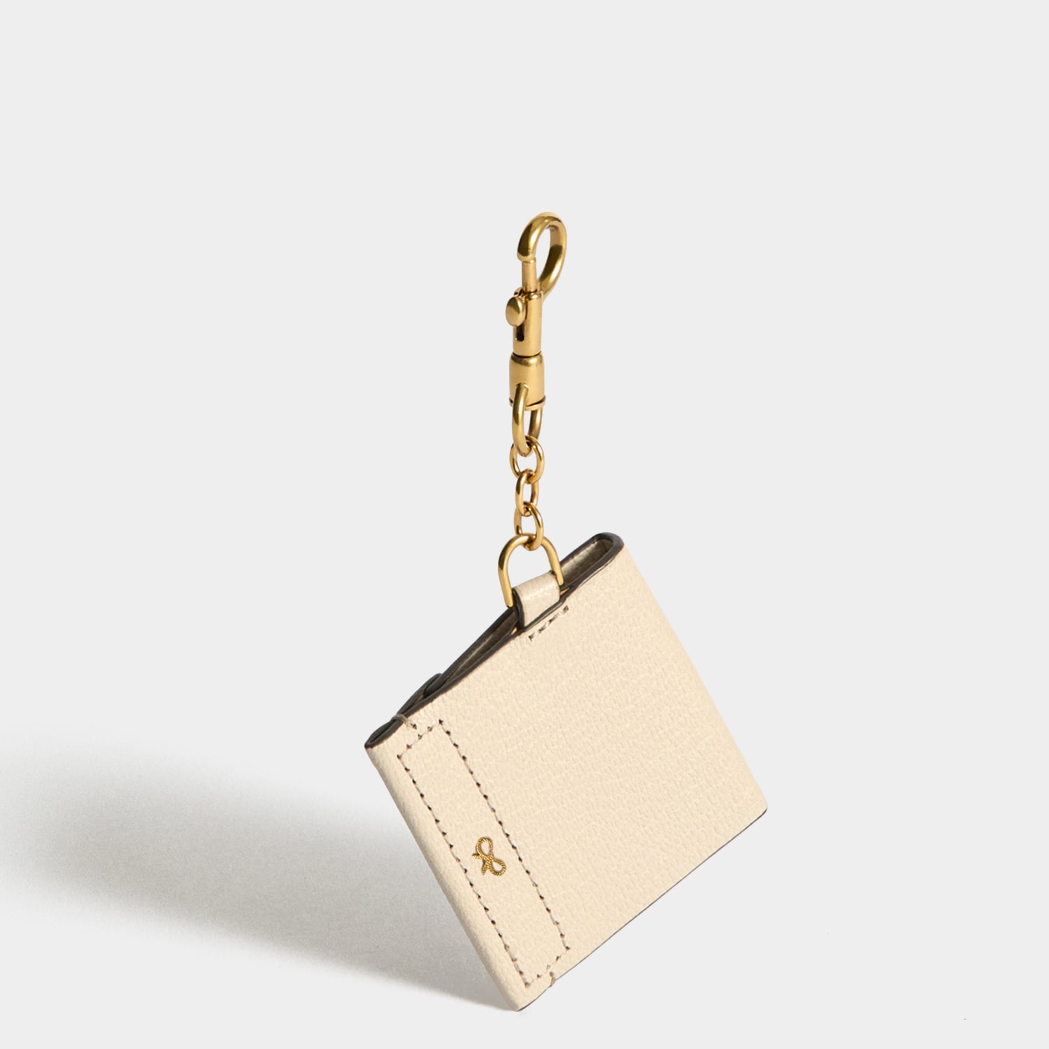 Match Book Charm -

          

          Anya Hindmarch US
