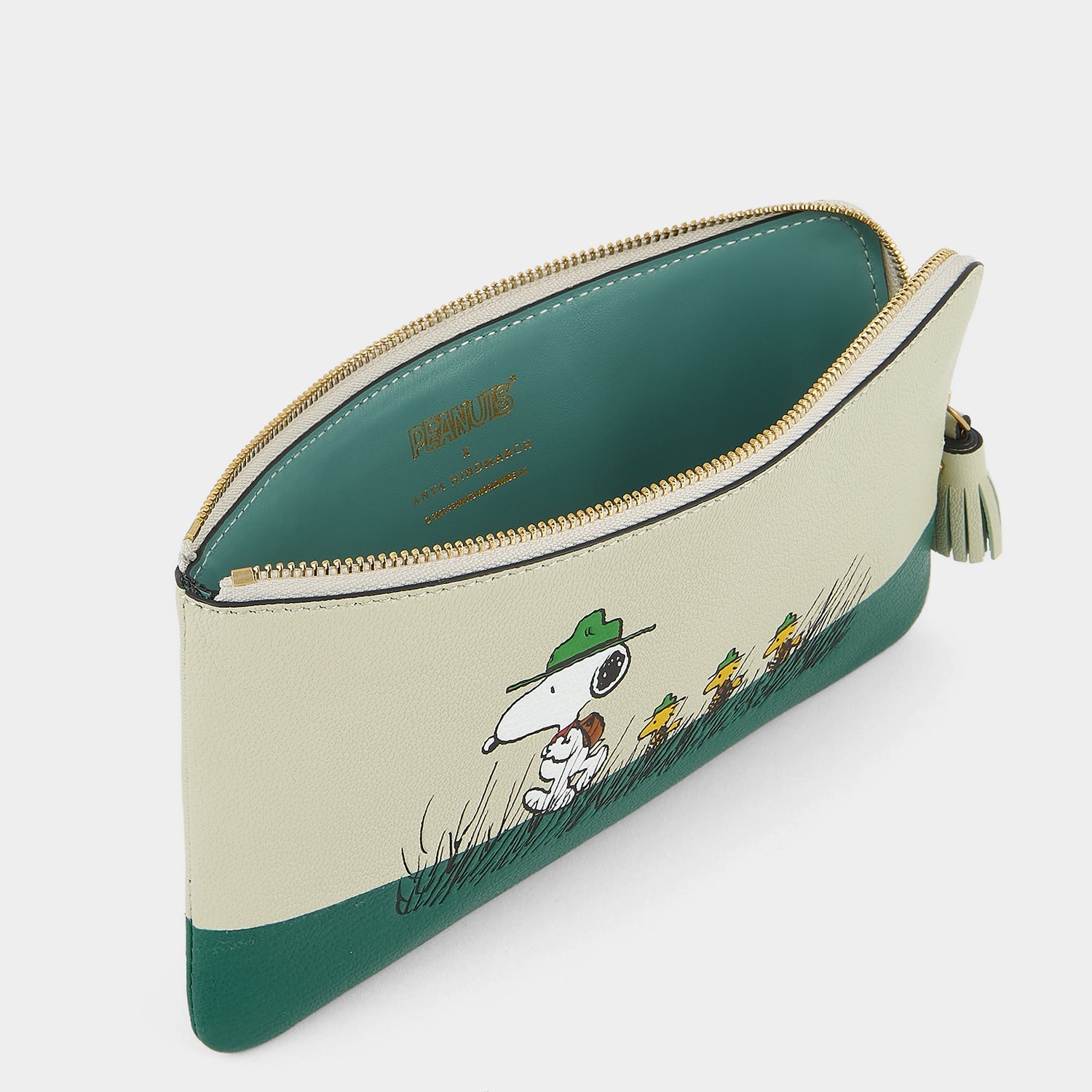 Peanuts Snoopy Zip Loose Pocket -

          
            Capra Leather in Eau De Nil Green -
          

          Anya Hindmarch US
