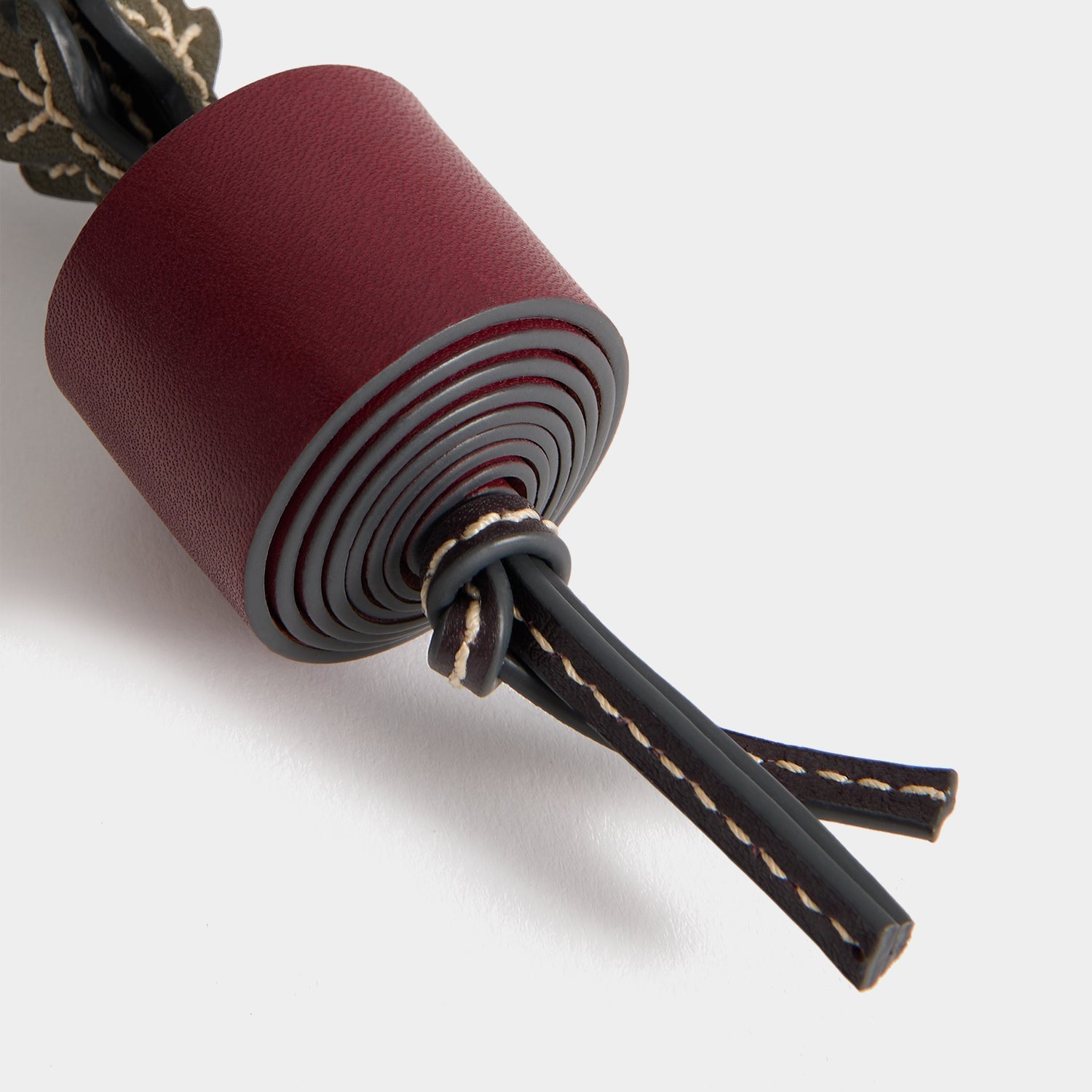 Return to Nature Radish Charm -

          
            Compostable Leather in Resewood red -
          

          Anya Hindmarch US
