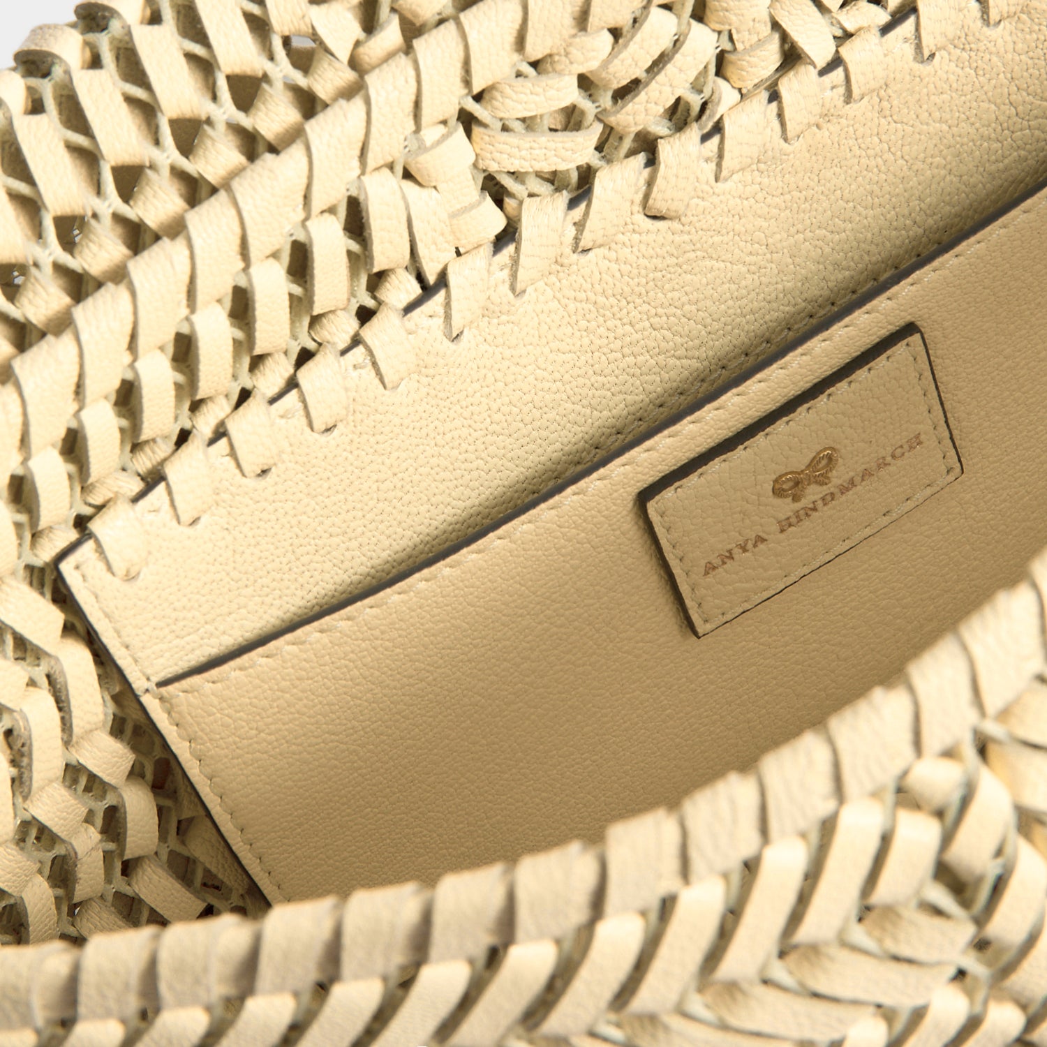 Neeson Shoulder Bag | Anya Hindmarch US