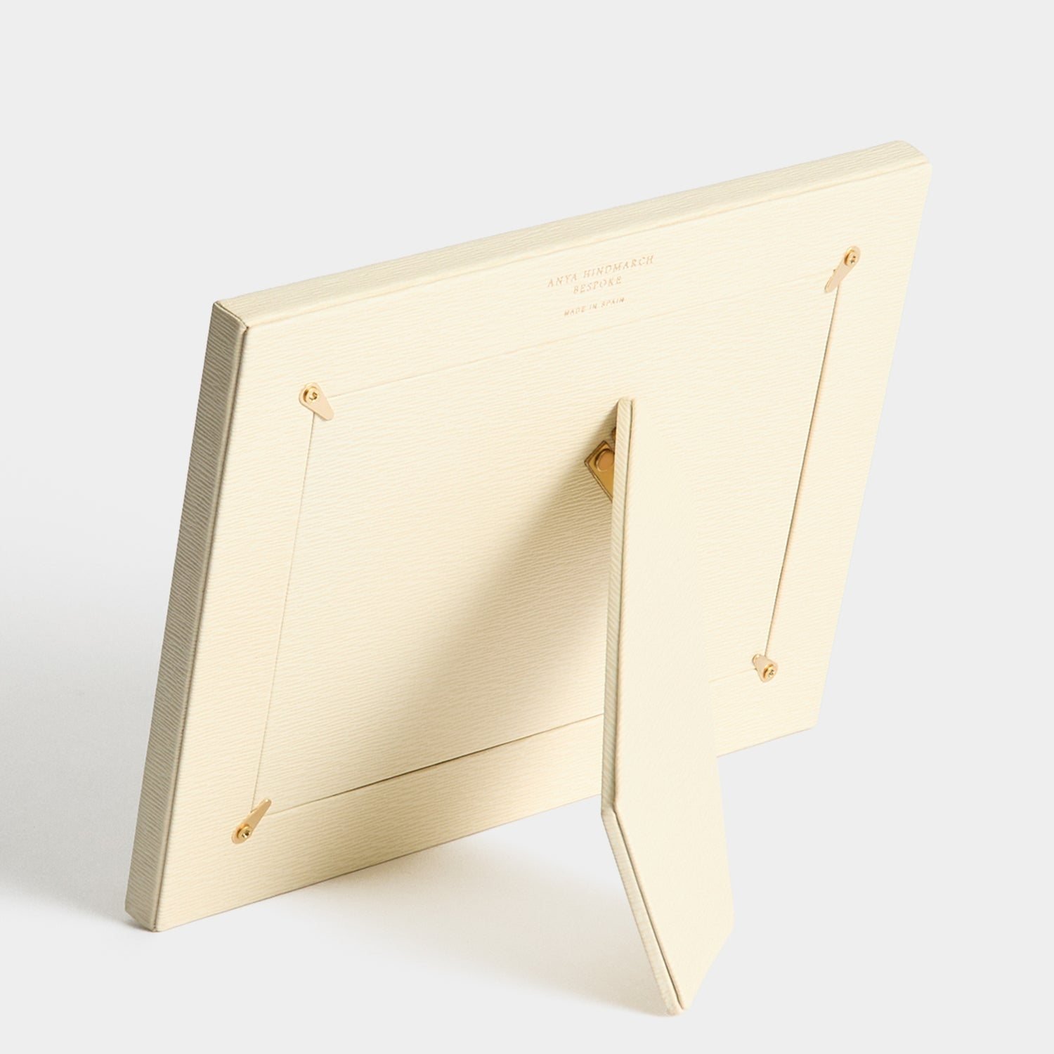 Bespoke Shaftesbury 6x4 Frame -

          
            London Grain in Bone -
          

          Anya Hindmarch US
