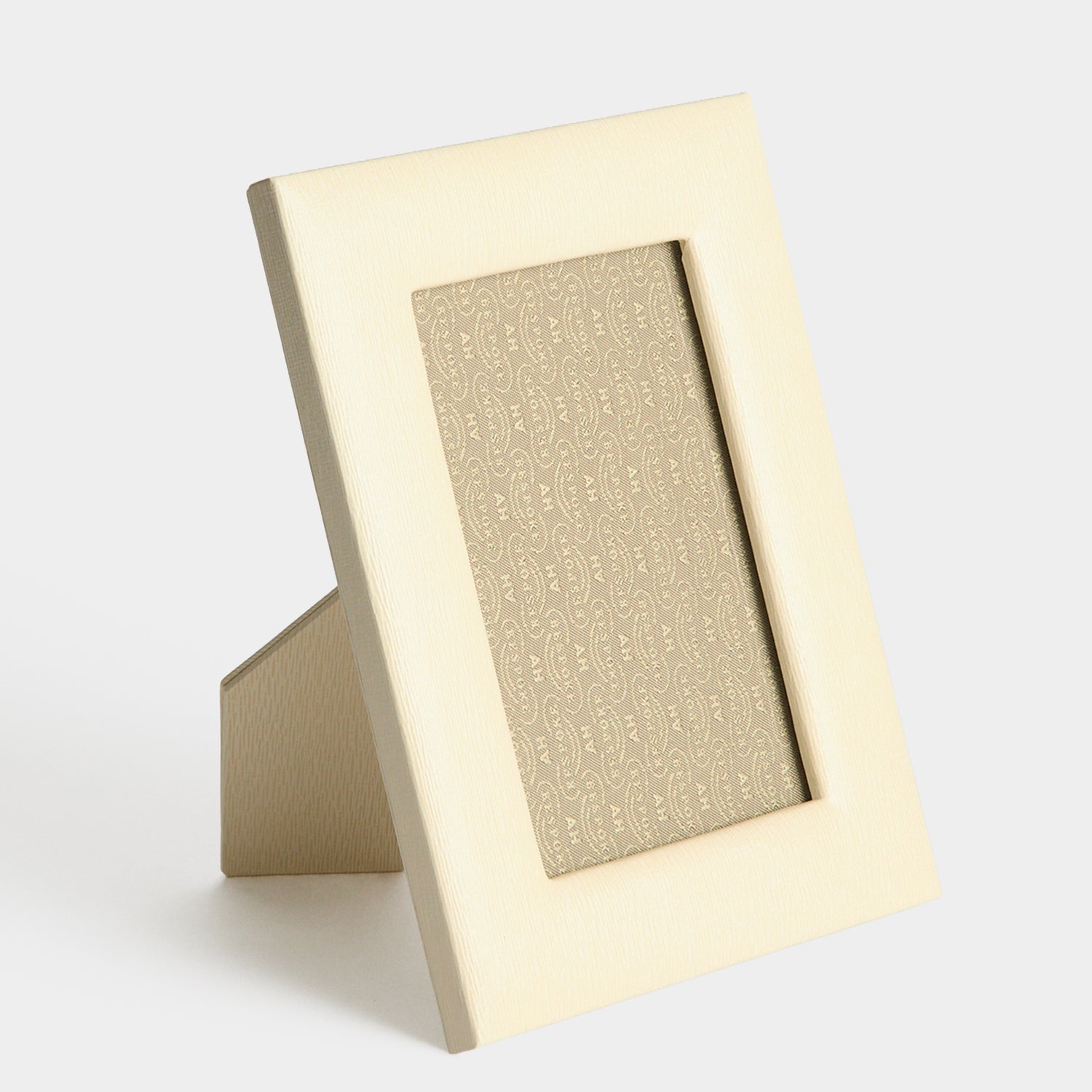 Bespoke Shaftesbury 6x4 Frame -

          
            London Grain in Bone -
          

          Anya Hindmarch US
