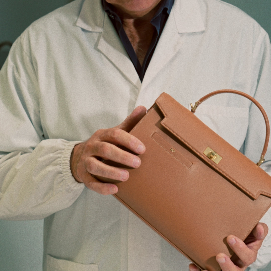 Mortimer Top Handle -

          
            Smooth Leather in Marine Blue -
          

          Anya Hindmarch US
