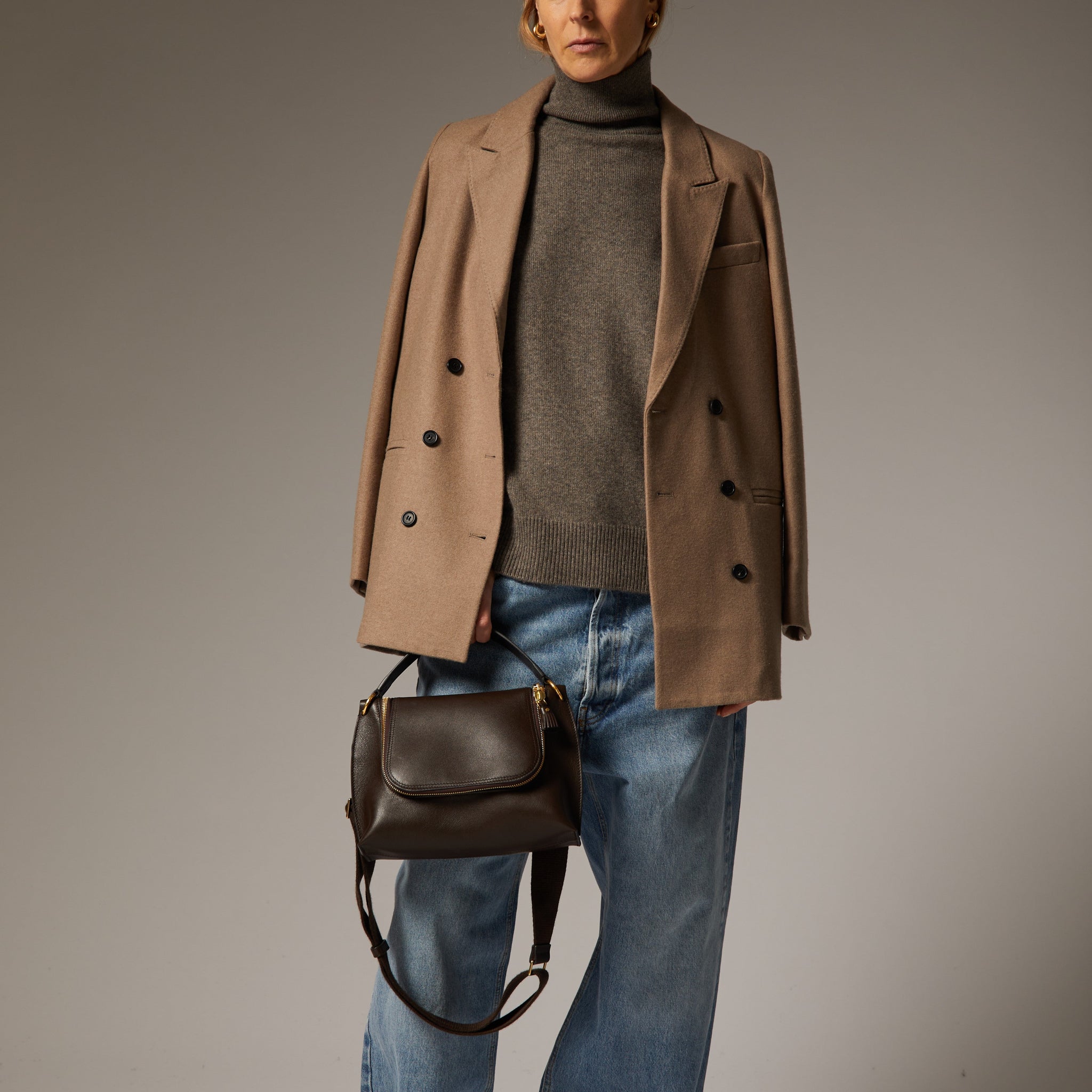 Vere Slouchy Cross-body -

                  
                    Flat Leather in Coffee -
                  

                  Anya Hindmarch US
